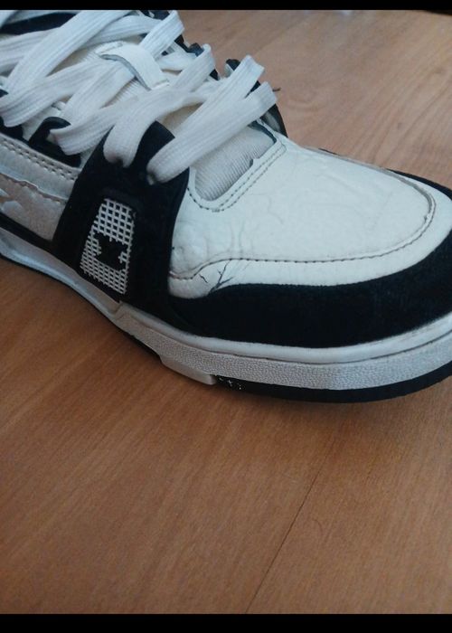 Lv trainer czarno-biale