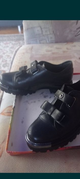 Продам туфли женские