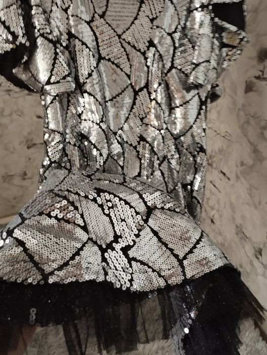 Сукня в паєтках на дівчинку