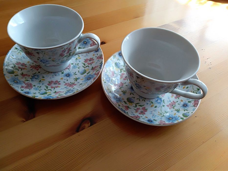 2 filiżanki biała porcelana japońska wzór kwiaty