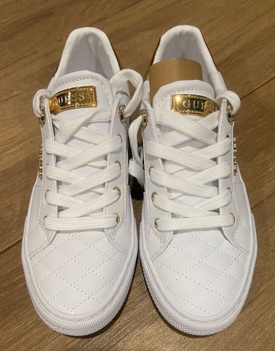 Sapatilhas marca Guess