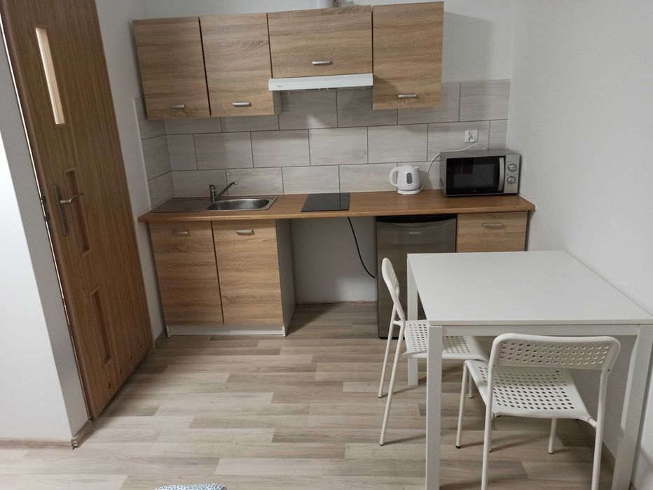 Wynajem pokój własna łazienka i aneks kuchenny habitacion Кімната