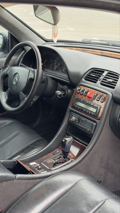 Mercedes-Benz CLK 320 Автомат 3.2 газ бенз