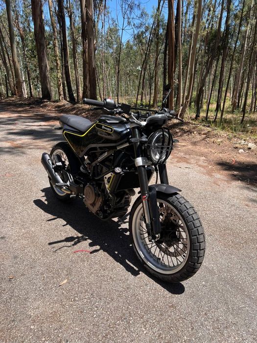 Husqvarna Svartpilen 401