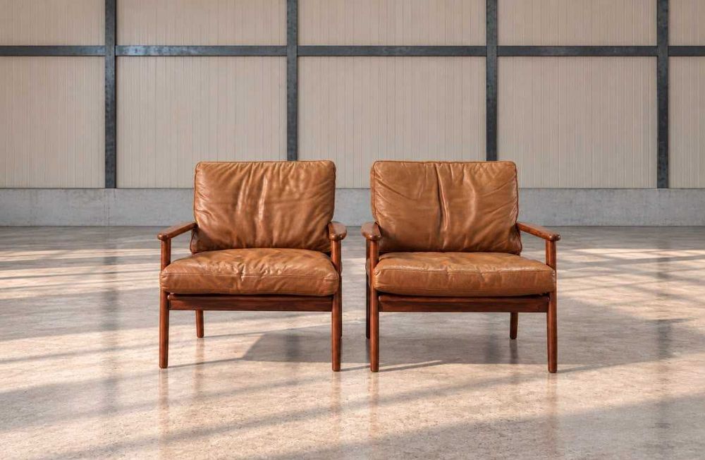 Par de Poltronas em Mogno