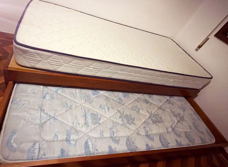 Cama Dupla/Beliche (com gavetão) + 1 Colchão Bom