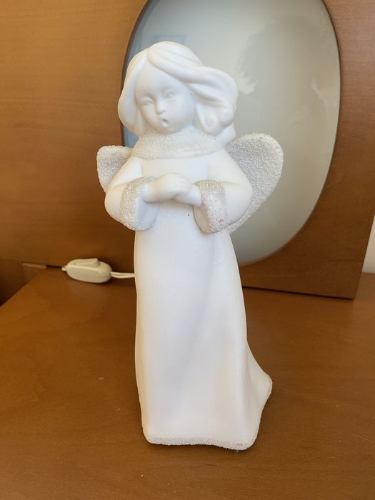 Anjo em loiça branco