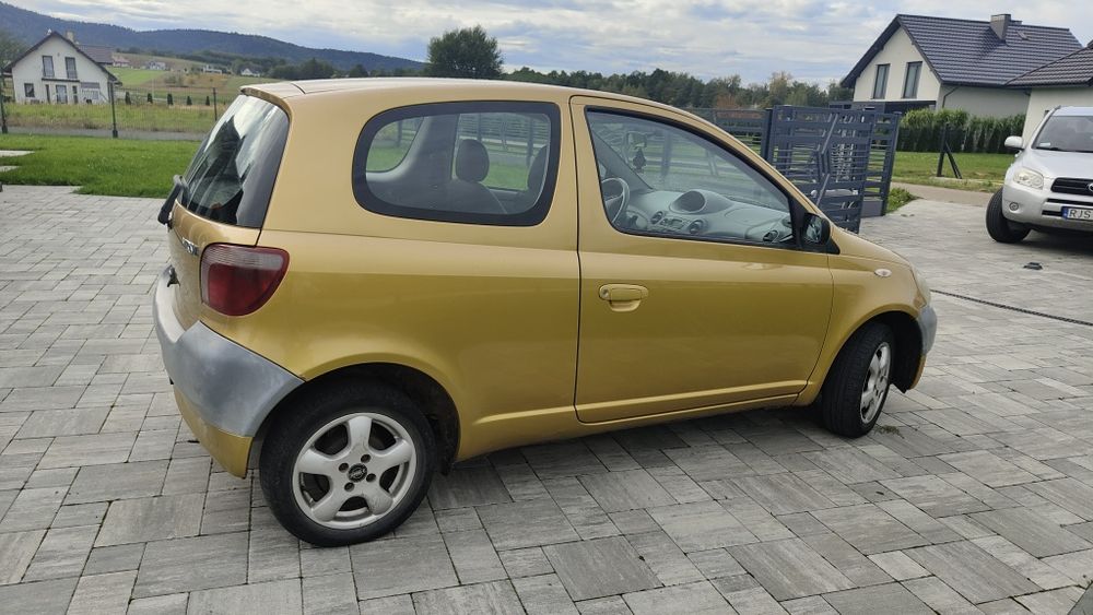 Toyota Yaris 1.0 benzyna 5l/100