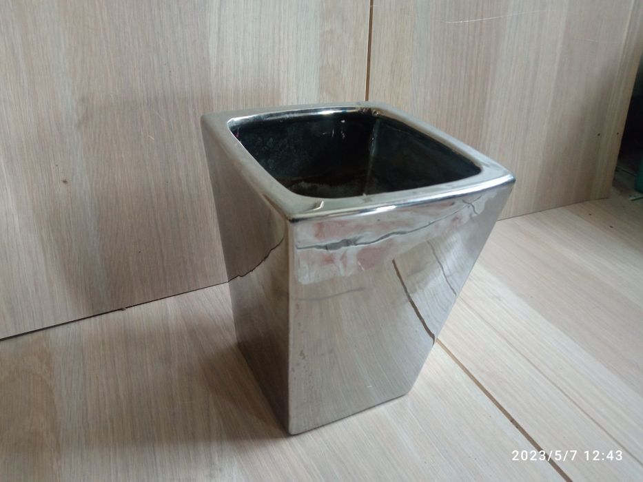 Doniczk. ceramiczna