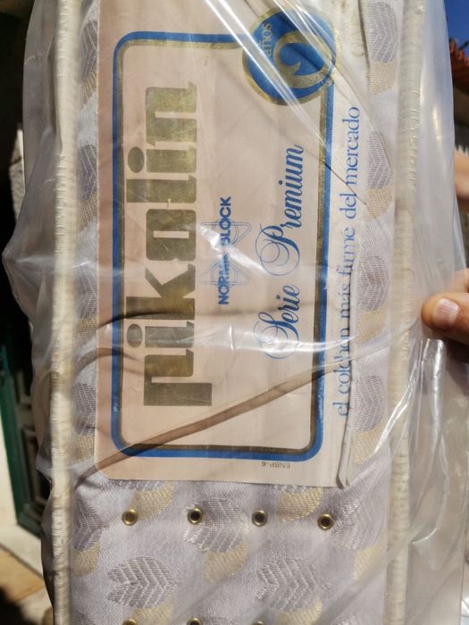 Colchão solteito Pikolin