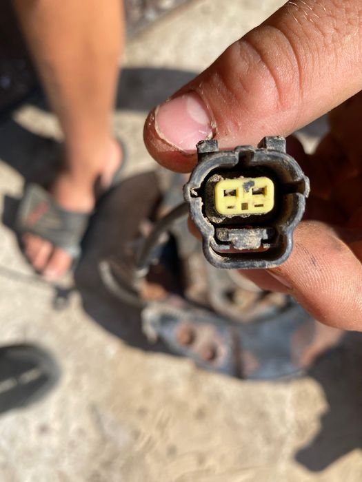 Продам цапфу до кіа карнівал в зборі тормозний діск 2 права і ліва