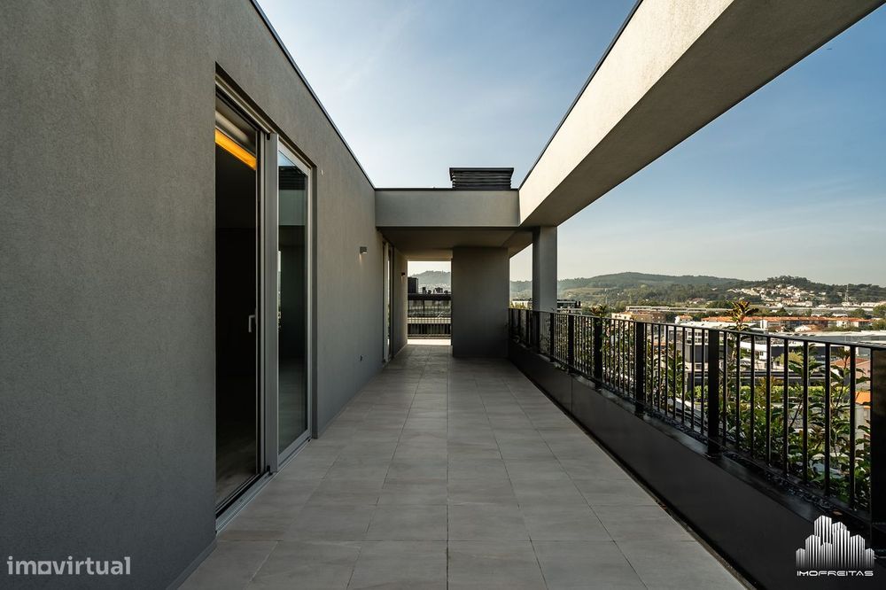 Fantástica Penthouse T4 com três Frentes e um Terraço de 120m2!