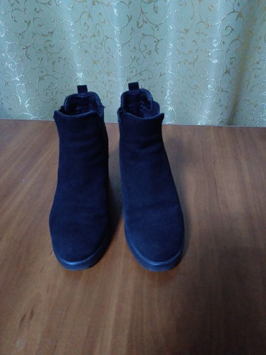 Чобітки з натуральної замші,36