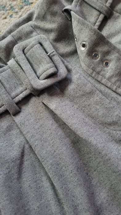 Szare spodnie z szerokimi nogawkami wide leg