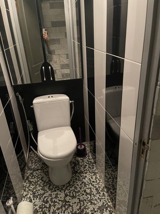 Продаж великої, дворівневої квартири на Митниці.