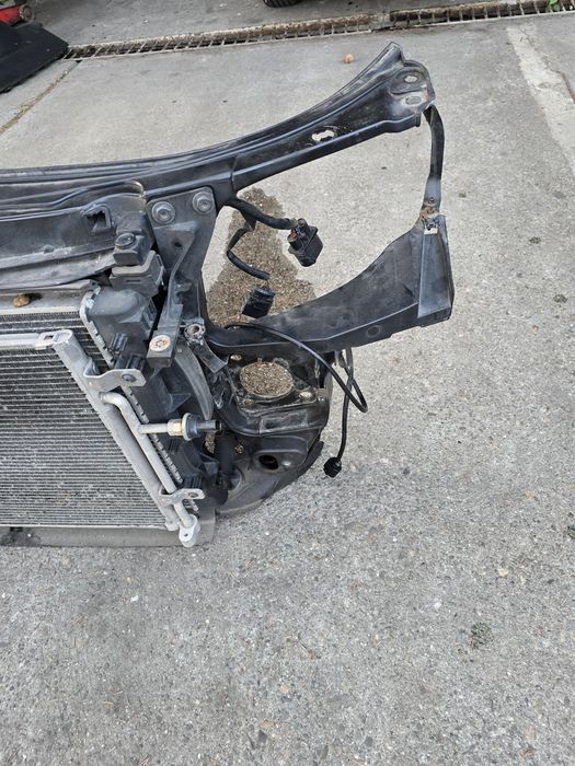 Audi A4 B7 2.0 TFSI pas przedni