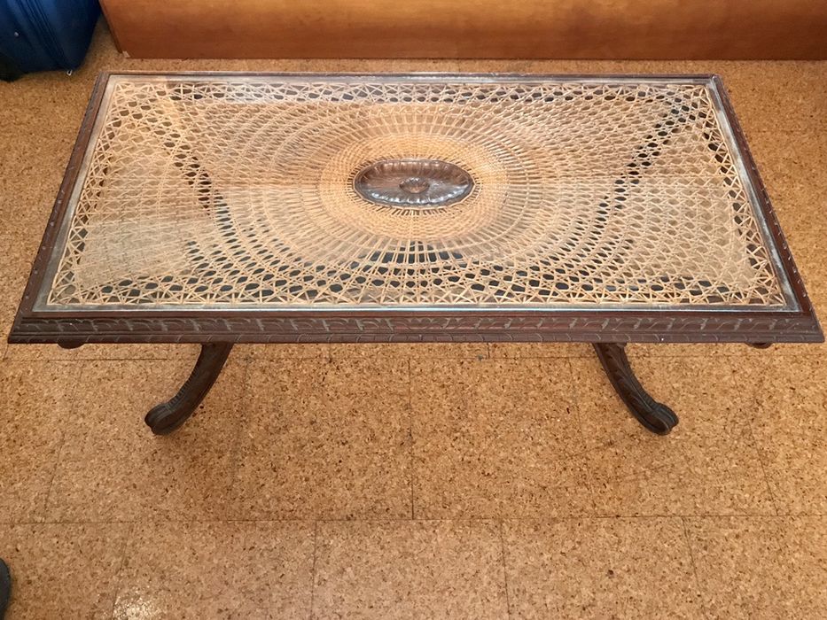 Mesa de centro antiga em madeira - vintage