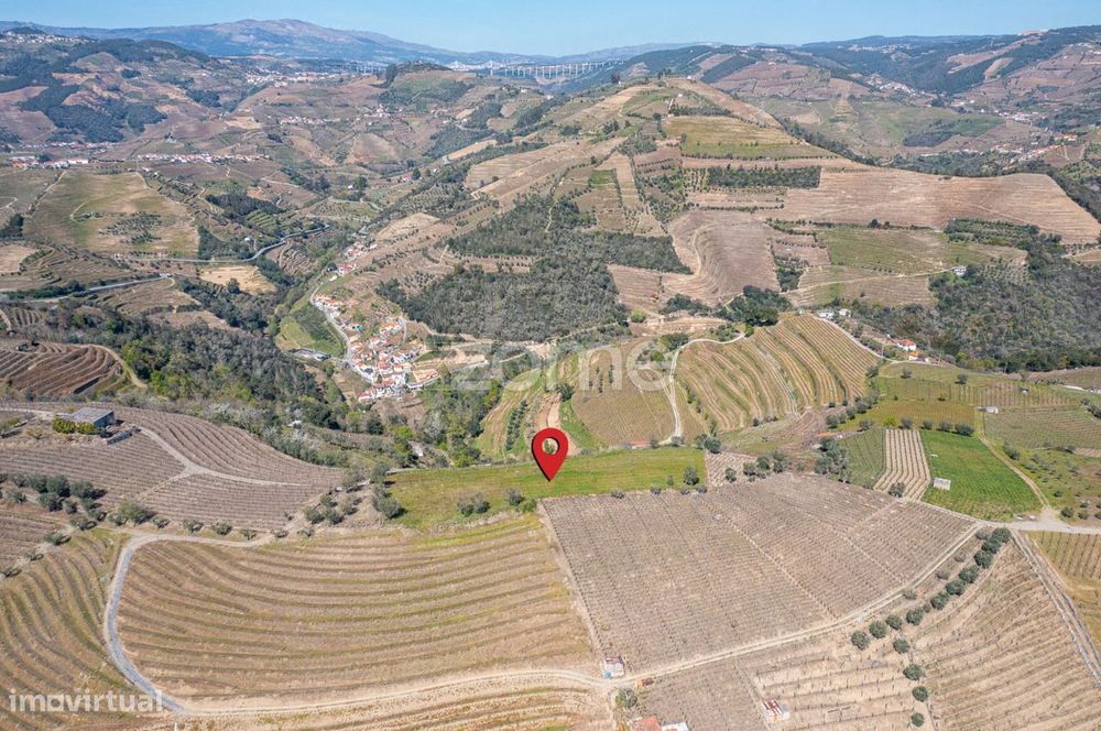 Plot of land measuring 9,121 m² located in S. Marta de Penaguião