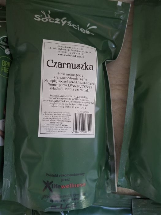6 paczek wytłoków ziarna czarnuszki po oleju plus lnianka