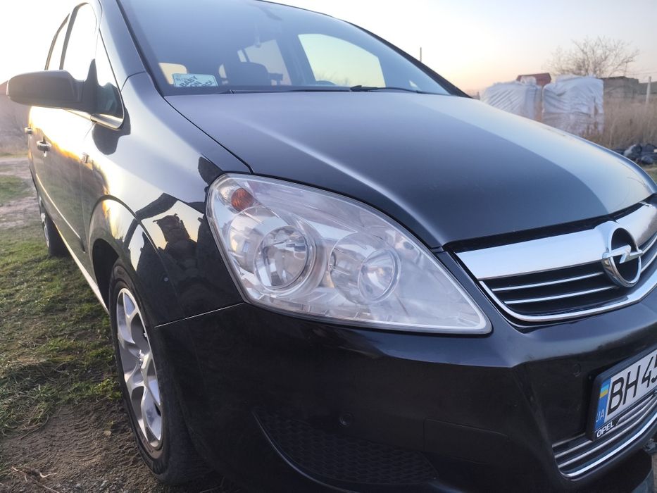 Продам Опель Зафира б