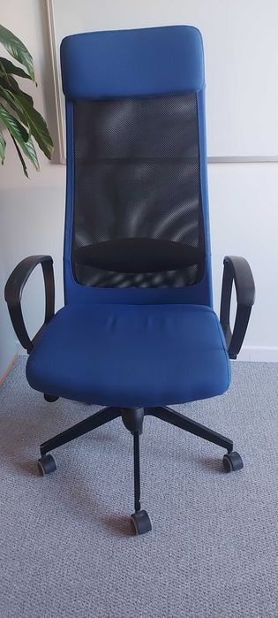 Krzeslo obrotowe, niebeiskie