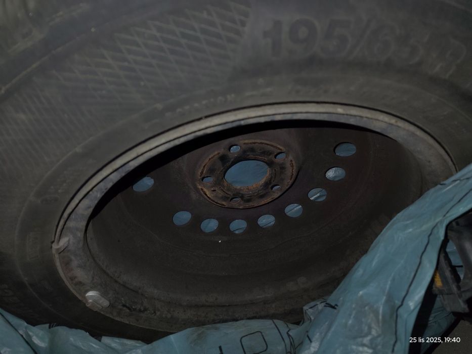 Koła stalowe z oponami zimowymi 16 195/65 na 5 śrub