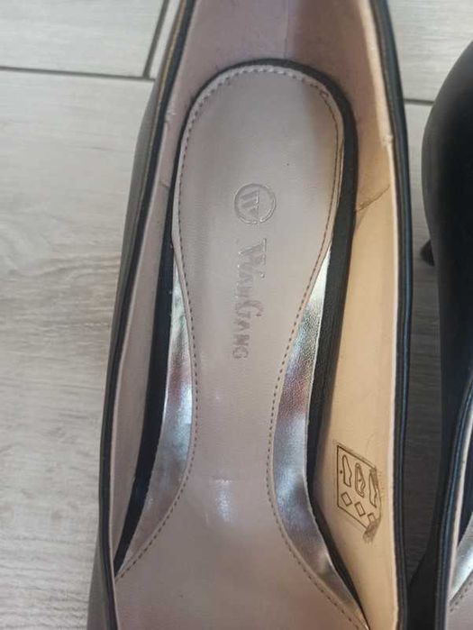 Czółenka czarne z klamrą