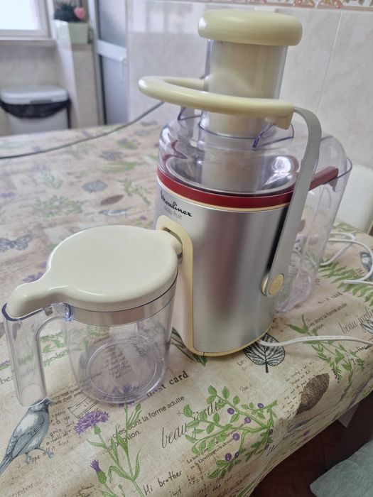 Máquina/Centrifugadora de Sumos Moulinex Easy Fruit
