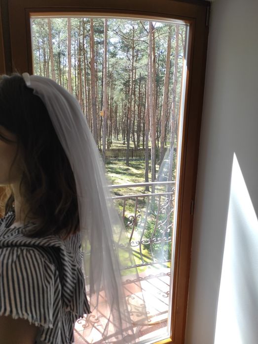 nowy krótki welon ślubny biały Viola Piekut