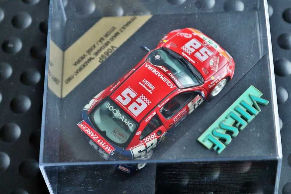 Renault Maxi Mégane 1/43 - Vítor Sá/João Vieira - Vitesse