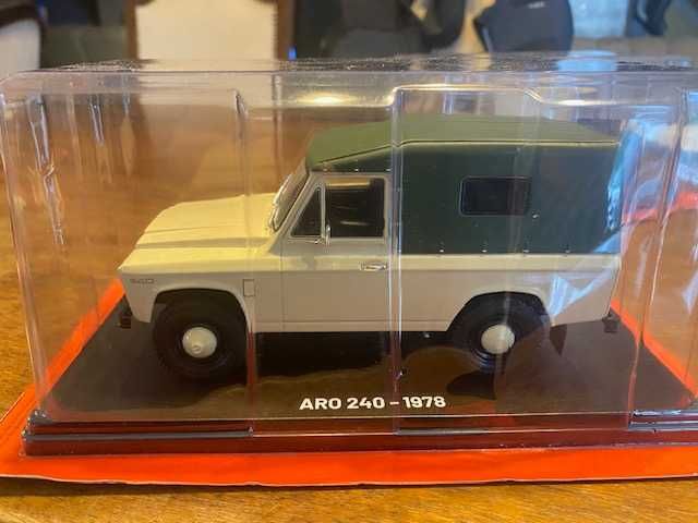 Rumuńskie ARO w zestawie