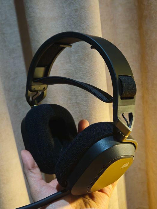 Бездротові ігрові наушники Corsair HS80 RGB Wireless (CA9011235EU)