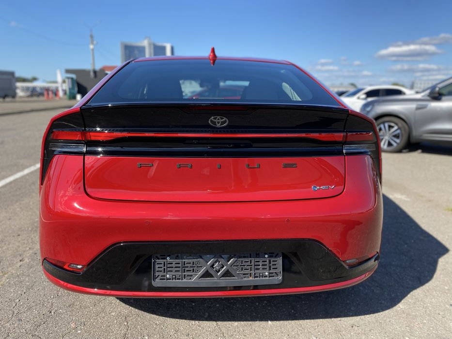 Toyota Prius AWD 2025р