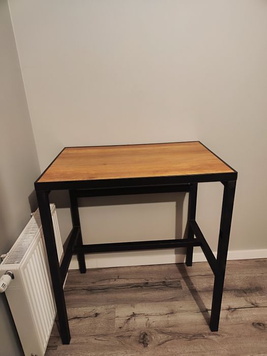 Wysokie biurko , czarne nogi