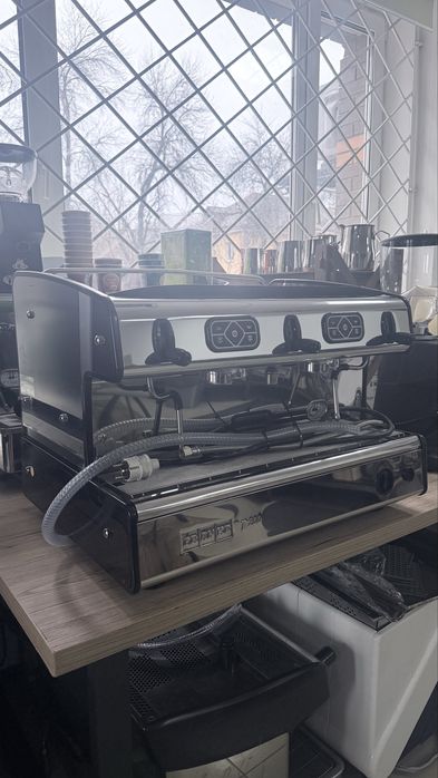 Професійна кавомашина la spaziale S2
