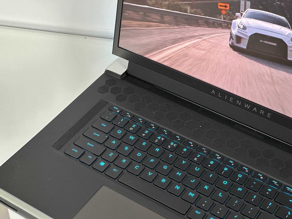 ULTRA Gaming BEAST Alienware x17 R1 17" i7 11th 64/1TB 30 RTX 70 360Hz ...