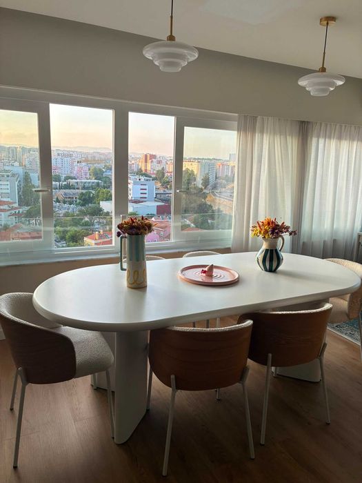 Mesa de jantar + 6 cadeiras