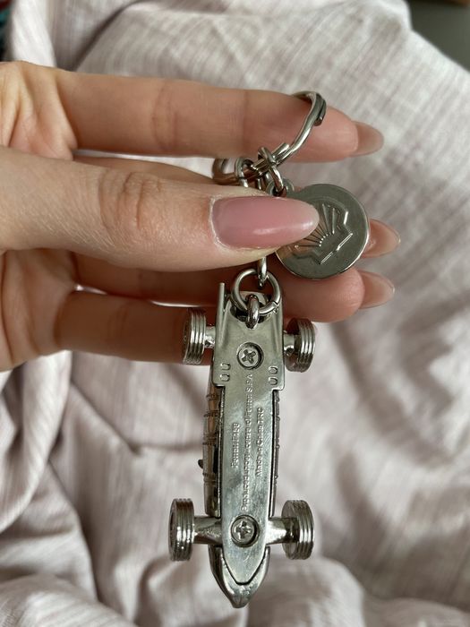 Brelok shell samochód