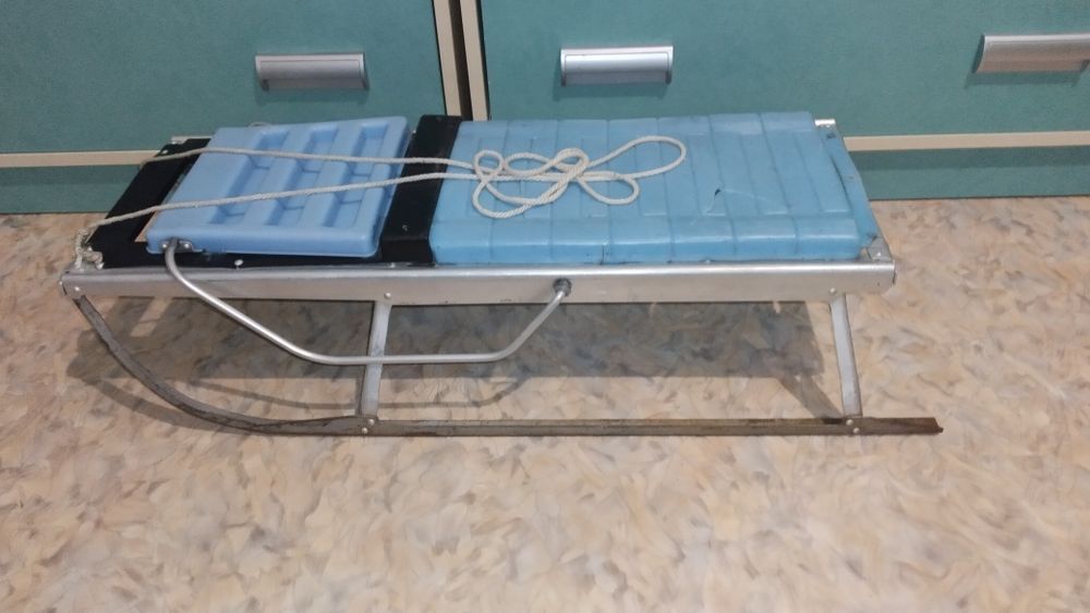 Санки со спинкой