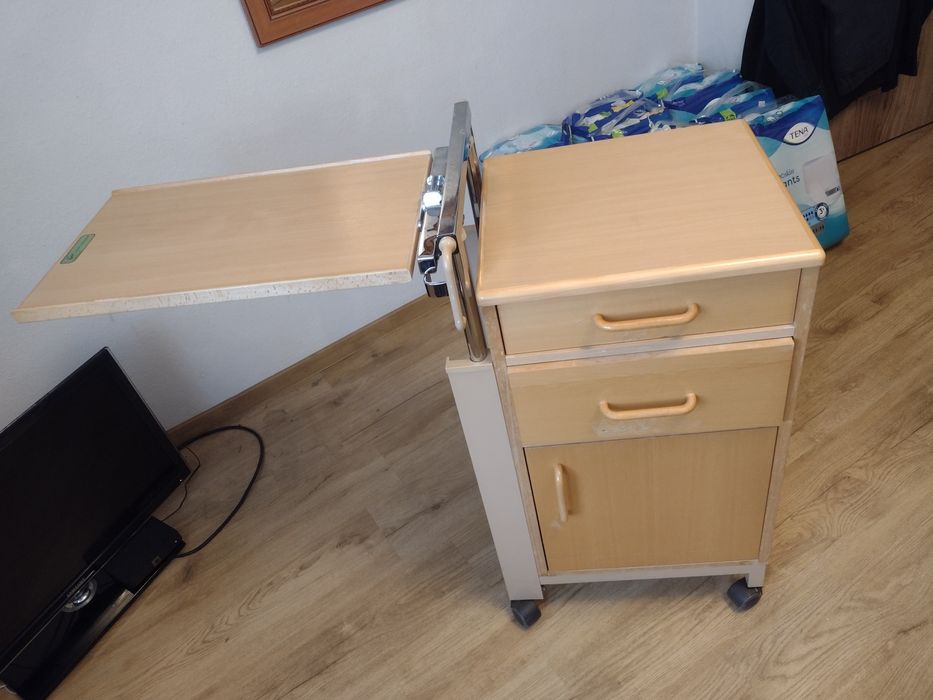 Szafka przyłóżkowa szpitalna