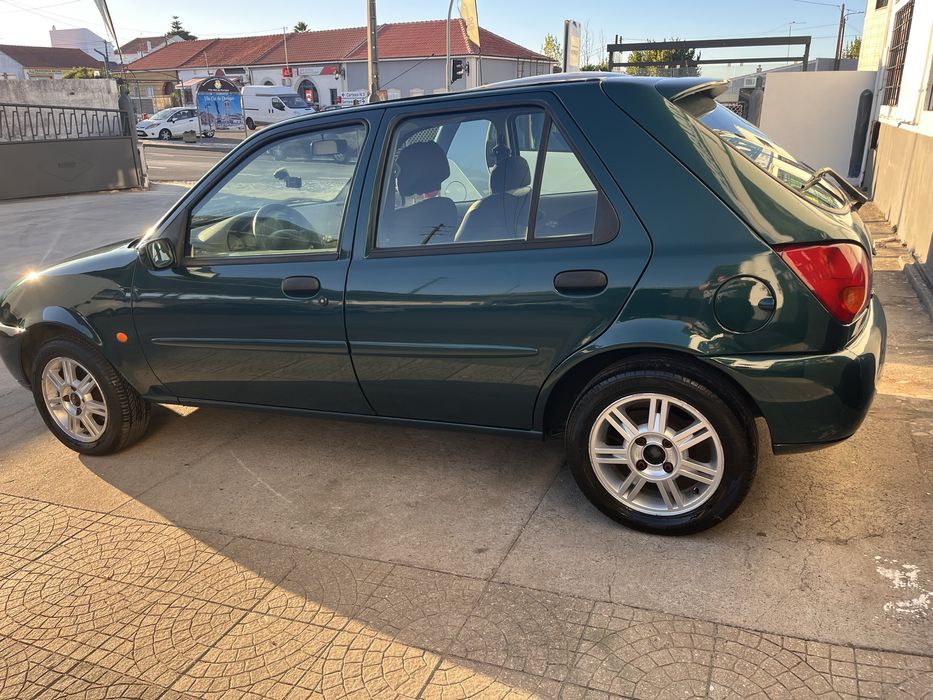 Ford Fiesta 98 verde