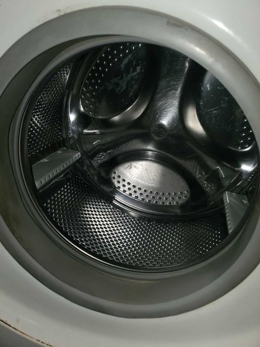 Продаж пральна машина Ariston AVD109, все працює