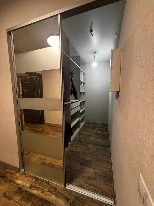 Продам простору 1-к квартиру 44 м² з гардеробною у ЖК «Миру-1» (метро Масельського) |22952
