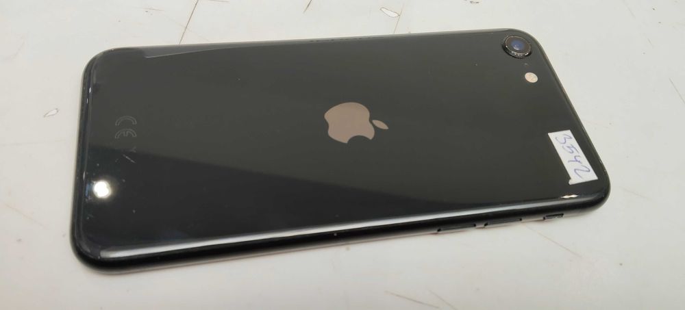 Jak NOWY Telefon Apple Iphone SE 2020 64gb Black LECLERC Wyspa GSM