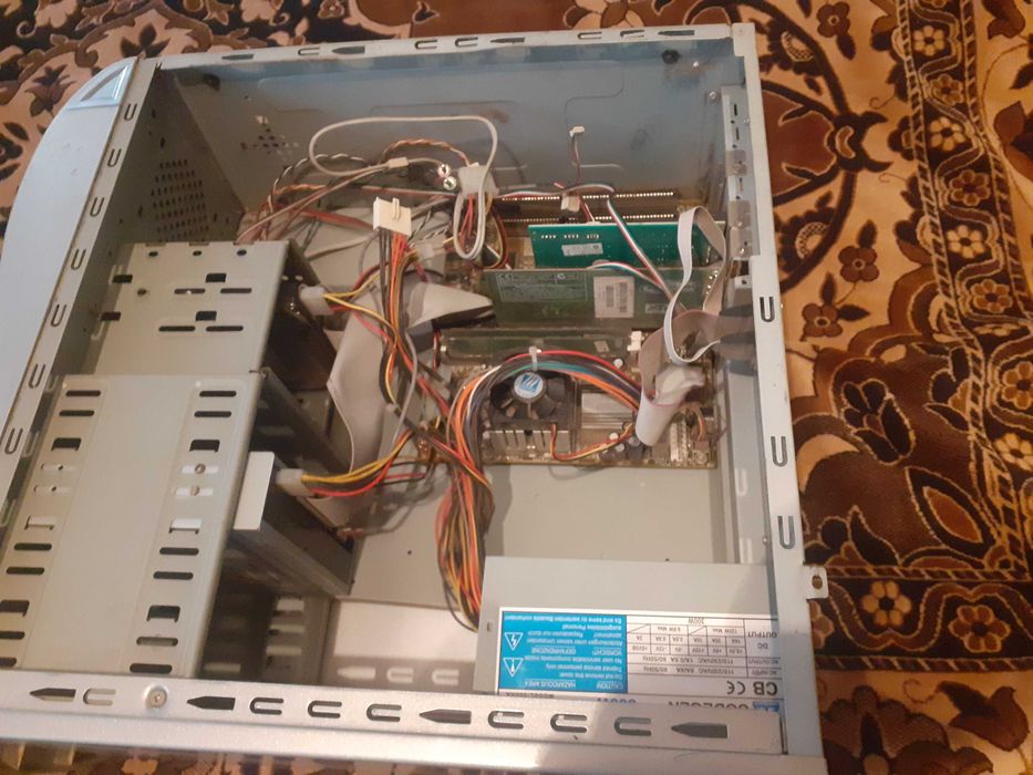 Компьютеры на запчасти.