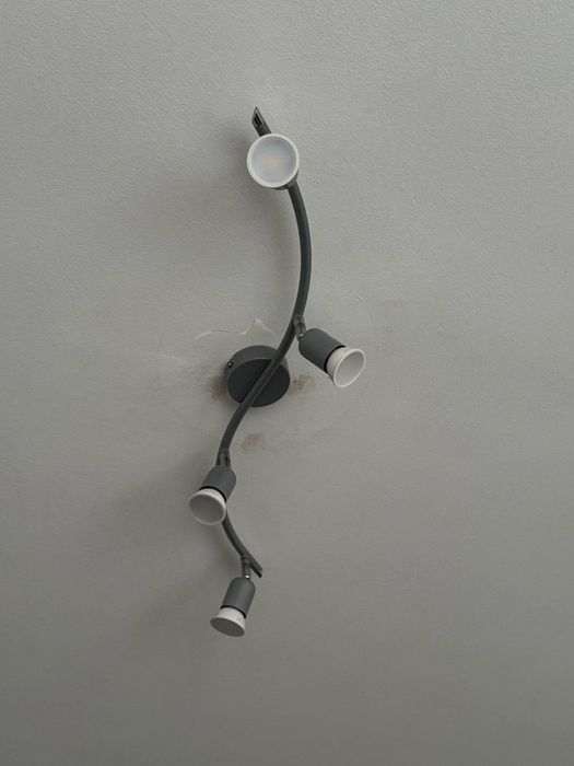 Candeeiro com 4 focos