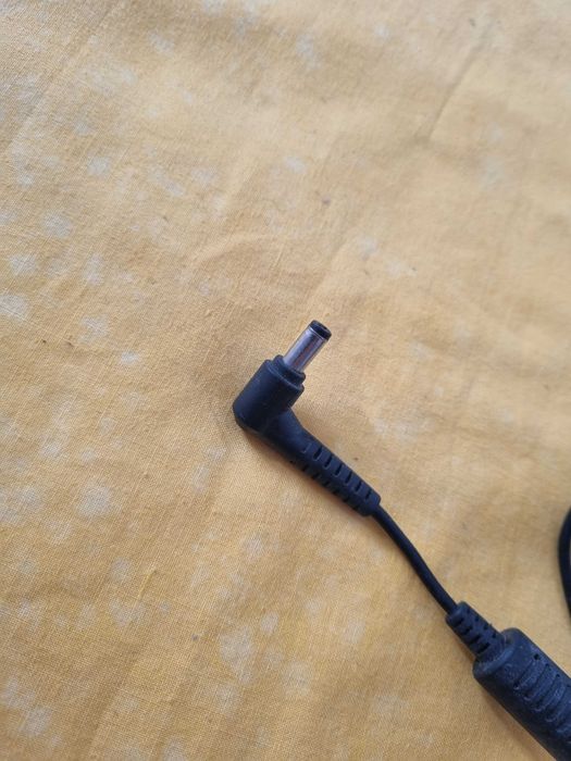 Carregador Original 19V 2.1A para Portátil