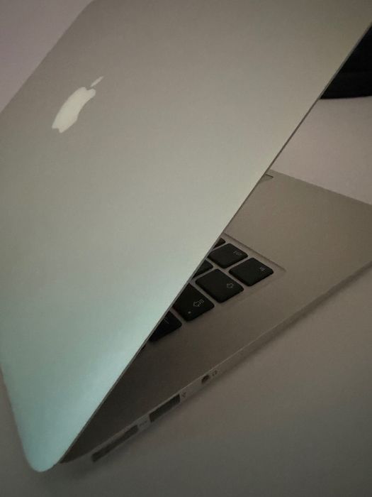 Apple MacBook Air 1466