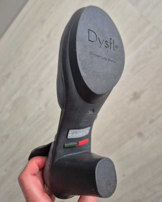 Sapato sandália marca "Dysfunctional" (NUNCA usado)