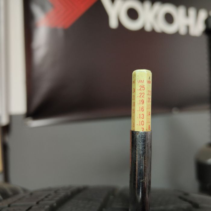 205/55/17 XL Sprzedam parę opon zimowych Hankook